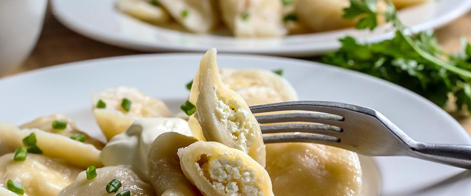 pierogi na talerzu